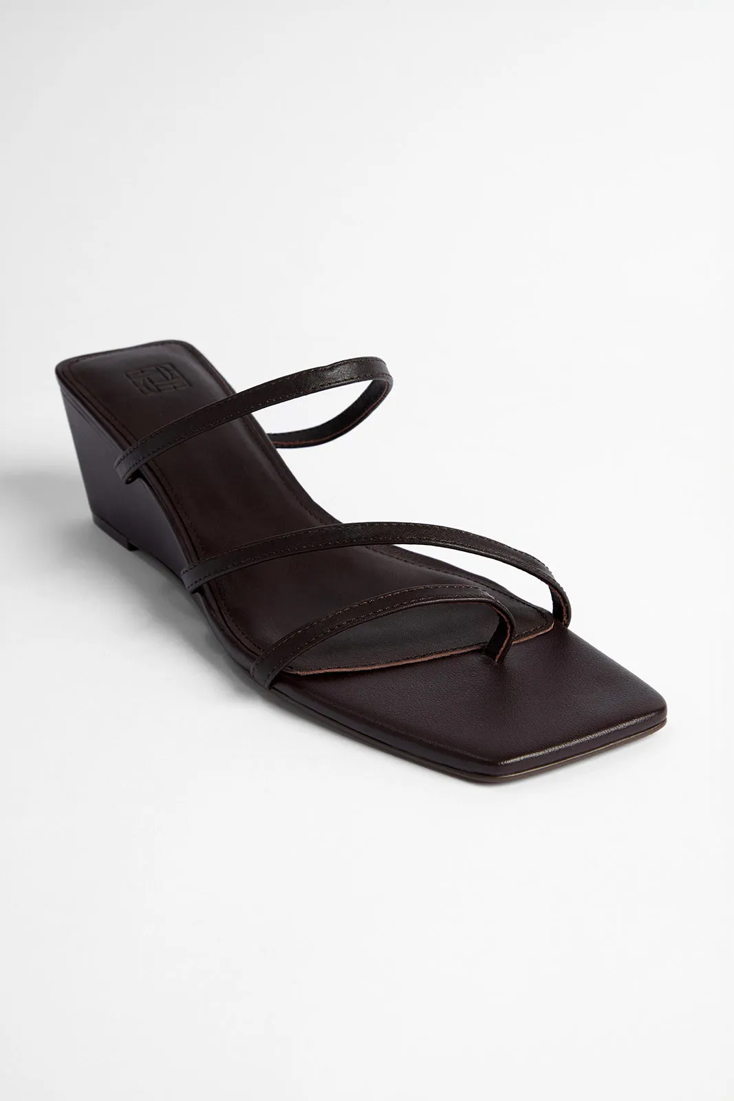 Alienor Wedge Chocolate