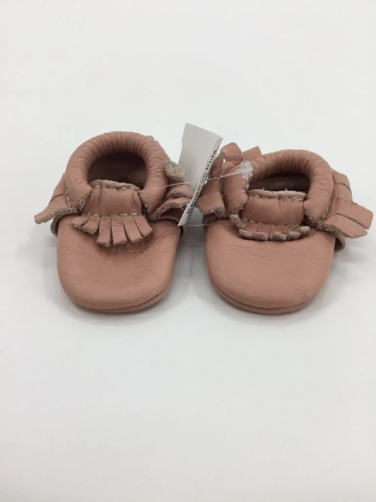 Freshly Picked Child Size 0 Toddler Pink Baby/Walker Shoes