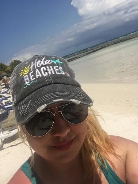 Hola beaches hats! | Womens embroidered trucker cap | Personalize | Beach hats | Cute palm trees, sunshine, waves and seashell | Girls weekend accessories.